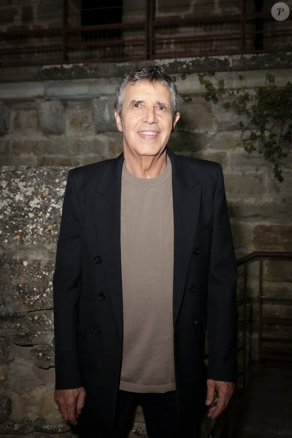 Julien Clerc en backstage de l'enregistrement de l'émission La Grande Fête de Carcassonne, diffusée le samedi 6 septembre à 21.10 sur France 2, dans la Cité Médiévale de Carcassonne, France, le 24 juin 2025. © Jack Tribeca/Bestimage