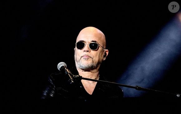 Pourtant, la productrice Pascale Le Berre a décidé de ne pas inviter Pascal Obispo à participer à l'album hommage.

Exclusif - Pascal Obispo à l'enregistrement de l'émission "La Chanson secrète 10", le 22 janvier 2022.

Photo : Jacovides-Moreau / Bestimage