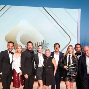 Exclusif - Mohamed Bouhafsi, Celine Salette, Samuel Lebihan, Charlotte Le Bon, Anne-Elisabeth Lemoine, Patrick Cohen, Santa, Bertrand Chameroy, Pierre Lescure sur le plateau de l'émission "C à vous" lors du 77ème Festival International du Film de Cannes (14 - 25 mai 2024), le 24 mai 2024. 
© Jack Tribeca / Bestimage