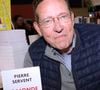 Récemment opéré de la colonne vertébrale où des métastases se sont développées, le journaliste poursuit désormais un lourd protocole de chimiothérapie.

Pierre Servent - Festival du Livre de Paris 2023 au Grand Palais Éphémère. Le 22 avril 2023.

© Cédric Perrin / Bestimage