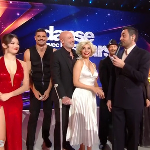 Qui a alors précisé ceci : "Il ne pourra pas danser ce soir. Vous connaissez les règlements du jeu, c'est prévu, en cas de blessure, chaque célébrité a le droit à un forfait, un seul. Franck Leboeuf sera donc de retour dans la compétition la semaine prochaine."

Frank Leboeuf blessé dans "Danse avec les stars", capture d'écran TF1.