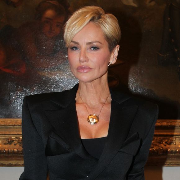 Adriana Karembeu lors de la Grande Soirée de Noël HFC (Haute Fragrance Company) au Musée des Arts décoratifs à Paris le 11 décembre 2025.
© Philippe Baldini / Bestimage
