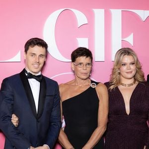 Son objectif : lever des fonds pour améliorer la vie des femmes et des enfants en difficulté, notamment à travers le financement de projets tels que Casa Ángeles...

Marie Ducruet, Louis Ducruet, S.A.S. la Princesse Stéphanie de Monaco, Camille Gottlieb et Alexandre Grimaldi assistent au premier Gala Global Gift sponsorisé par « APM Monaco » et organisé à Monaco, dans la Salle Empire de l'Hôtel de Paris. © Olivier Huitel/Pool/Bestimage