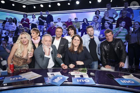 Exclusif - Polska, Isabelle Morini-Bosc, Jean-Michel Maire, Bernard Montiel, Geraldine Maillet, Valérie Benaim, Raymond Aabou, Benjamin Castaldi, sur le plateau de l’émission « TPMP » présentée par C.Hanouna et diffusée en direct sur C8, Paris, France, le 26 fevrier 2025. © Jack Tribeca / Bestimage