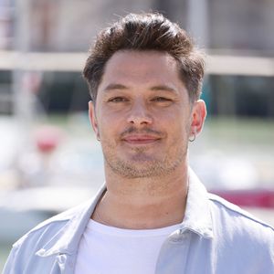 Aurélien Wiik a partagé une adorable image de ce dernier.

Aurélien Wiik de la série Tout cela je te le donnerai
La 25e édition du Festival de la fiction télé de La Rochelle, vendredi 15 septembre 2023. © Christophe Aubert via Bestimage