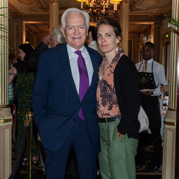 Exclusif -  Philippe Labro et sa fille Clarisse - 14ème édition du déjeuner "Pères et Filles" au Café de la Paix à Paris. Le 20 juin 2019
© Julio Piatti / Bestimage