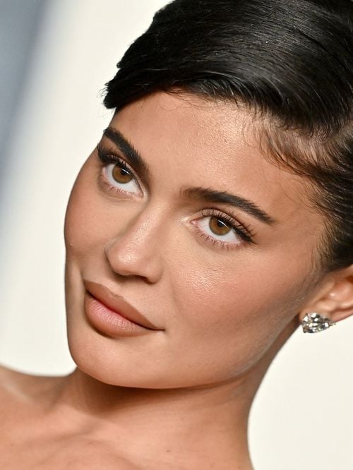 Kylie Jenner fait visiter sa future maison de rêve, entre roseraie, salle à manger extérieure et terrain de sport
