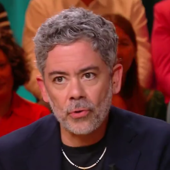 Sur le plateau, le 1er novembre 2025, il a évoqué ses doutes quant à sa capacité à devenir papa.