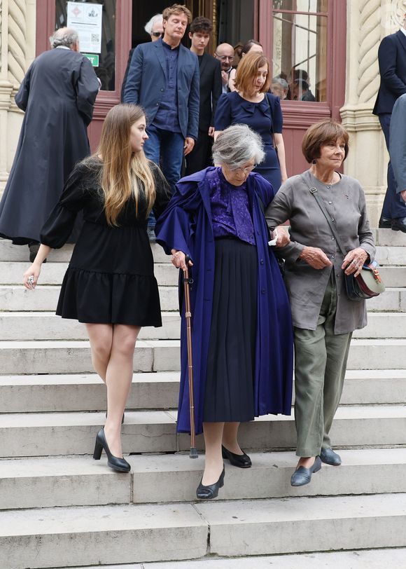 Exclusif - La petite nièce Liziko, Elisabeth Gagarine et sa soeur  Macha Meril aux obsèques de leur soeur la princesse Hélène Gagarine en la cathédrale Saint-Alexandre-Nevsky, à Paris, France, le 20 août 2025. © Denis Guignebourg/Bestimage