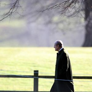Le duc d'Édimbourg quitte l'église St Mary Magdalene sur le domaine royal de Sandringham, Norfolk, Royaume-Uni, le 21 janvier 2012. Photo by Chris Radburn/PA Wire/ABACAPRESS.COM