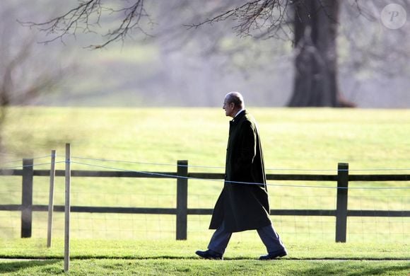 Le duc d'Édimbourg quitte l'église St Mary Magdalene sur le domaine royal de Sandringham, Norfolk, Royaume-Uni, le 21 janvier 2012. Photo by Chris Radburn/PA Wire/ABACAPRESS.COM