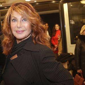 Julie Pietri lors de l'inauguration faite par Valérie Kaprisky de " Une Expo pour sauver les Animaux " organisée par le mannequin J.Bellet au profit de l'association YouCare. 28/11/2025 © Cédric Perrin/Bestimage