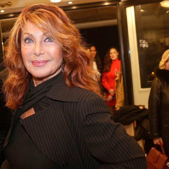 Julie Pietri lors de l'inauguration faite par Valérie Kaprisky de " Une Expo pour sauver les Animaux " organisée par le mannequin J.Bellet au profit de l'association YouCare. 28/11/2025 © Cédric Perrin/Bestimage