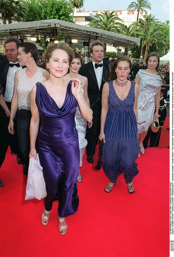 Audrey Tautou, Samuel Le Bihan, Nathalie Baye, Mathilde Seigner, Claire Nebout, Elli Medeiros, marches, Le Voyage de Felicia, 52ème Festival de Cannes 1999, plein pied.
RINDOFF-JACOVIDES-FIZET / BESTIMAGE