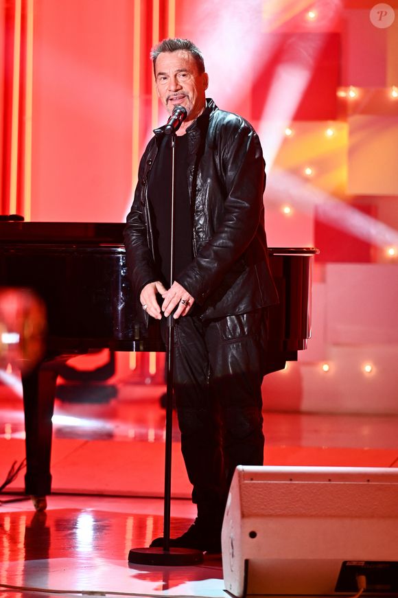 Exclusif - Florent Pagny - Enregistrement de l'émission Vivement dimanche au studio Gabriel à Paris, le 10 novembre 2023, présentée par M.Drucker et diffusée le 26 novembre 2023 sur France 3.
© Guillaume Gaffiot / Bestimage