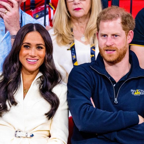 Les parents de deux enfants ont publié un communiqué via leur fondation Archewell, et ont appelé à la solidarité. "Si un ami, un proche ou un animal de compagnie doit être évacué et que vous pouvez lui offrir un refuge dans votre maison, n'hésitez pas à le faire", a-t-on pu lire. 

Le prince Harry, et son épouse, Meghan Markle