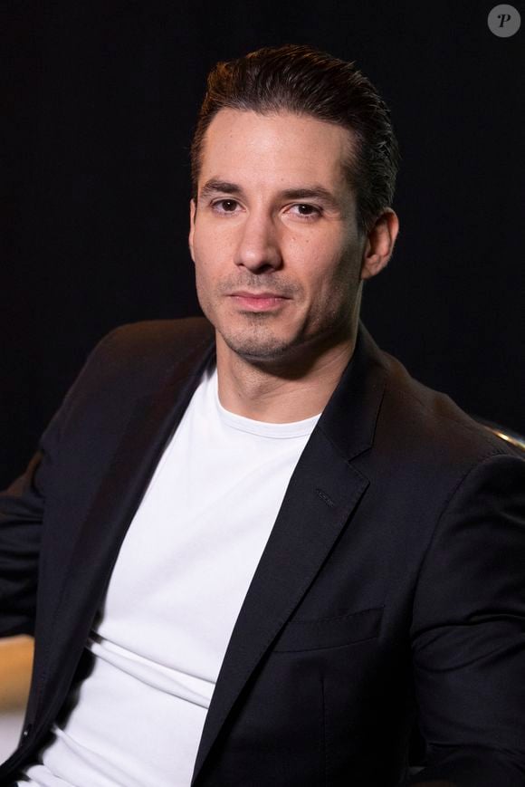 Exclusif - Jeremy Ferrari - Backstage - Enregistrement de l'émission "La chanson secrète", présentée par N.Aliagas et diffusée le 29 décembre sur TF1
© Guillaume Gaffiot-Cyril Moreau / Bestimage