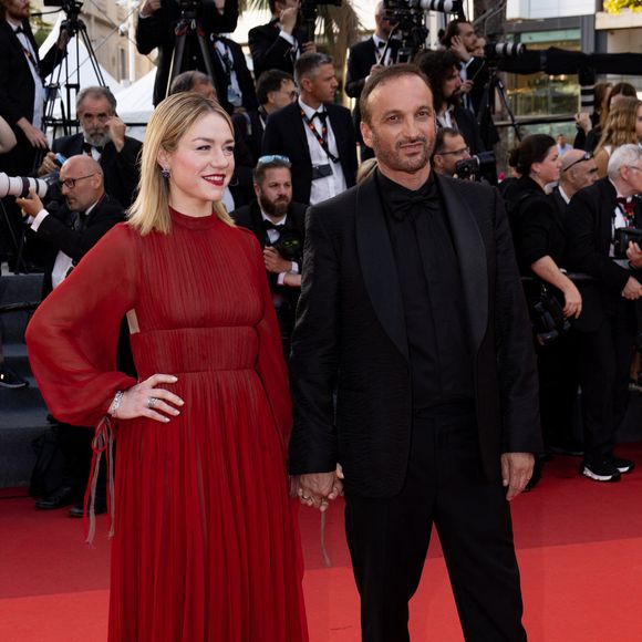 Émilie Dequenne et son mari Michel Ferracci - Montée des marches du film « Elémentaire » pour la cérémonie de clôture du 76ème Festival International du Film de Cannes, au Palais des Festivals à Cannes. Le 27 mai 2023
© Jacovides-Moreau / Bestimage