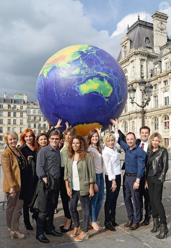 Marina Raibaldi, Anaïs Baydemir, Laurent Romejko, Eléonore Boccara, Myriam Seurat, Daniela Prepeliuc, Evelyne Dhéliat, Loïc Rousval, Marc Hay et Sandra Larue - Inauguration du 13ème Forum International de la Météo et du Climat à l'Hôtel de Ville de Paris, le 27 mai 2016. © Coadic Guirec/Bestimage
