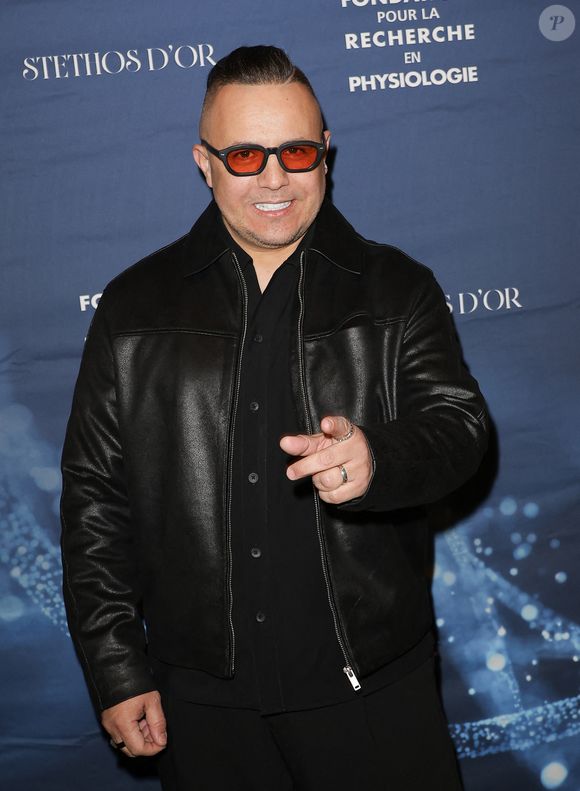 Le chanteur garde un souvenir très positif de cette relation, qu’il qualifie de “merveilleuse”.

Faudel - Soirée de gala pour la Fondation de la Recherche en Physiologie, "Les Stéthos d'Or" au Four Seasons Hôtel George V à Paris le 16 mars 2026. © Coadic Guirec/Bestimage