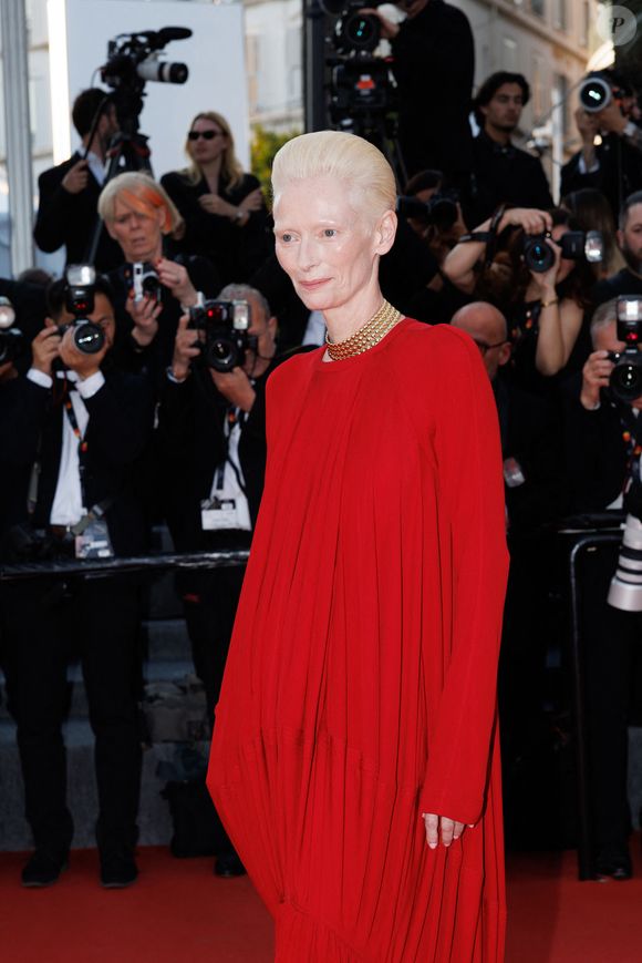 Tilda Swinton - Montée des marches pour la cérémonie de clôture du 79ème Festival International du Film de Cannes, le 23 mai 2026. © Jacovides-Moreau / Bestimage