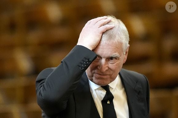 Le prince Andrew lors des funérailles de la duchesse de Kent à la cathédrale de Westminster à Londres le 16 septembre 2025. © PA Photo/ Bestimage