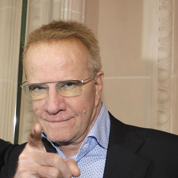 Christophe Lambert lors de la soirée des "Stéthos d'or 2023" à l'hôtel Four Seasons George V à Paris le 27 mars 2023.
© Cédric Perrin / Bestimage