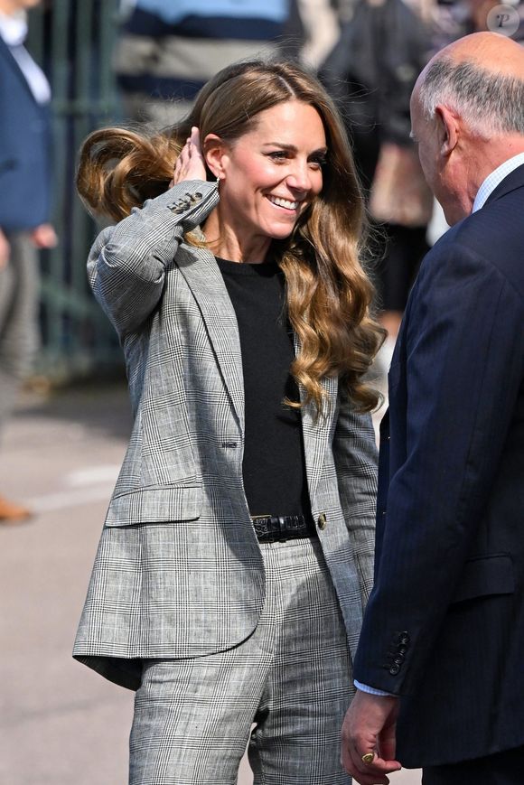 La Princesse de Galles, Kate Middleton, en visite à Marina Mill à Cuxton dans le Kent, une entreprise familiale britannique spécialisée dans la conception à la main et la sérigraphie de tissus d'ameublement, septembre 2025 @Backgrid UK/ Bestimage
