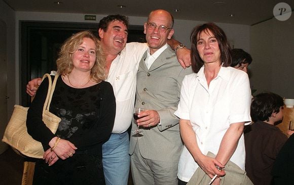 Pour autant, elle n'en oubliait pas sa passion pour la comédie puisqu'elle donnait des cours de jeu dans plusieurs établissements

John Malkovich et Thérèse Liotard, le 1er juin 1999.

Photo par BERTRAND RINDOFF PETROFF / BESTIMAGE