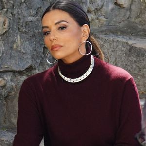 Exclusif - Eva Longoria est en shooting photo à Saint-Paul-de-Vence pour les bijoux APM le 24 mai 2026. © Agence / Bestimage