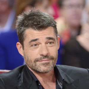 Thierry Neuvic lors de l'enregistrement de l'émission "Vivement Dimanche" à Paris le 25 novembre 2015 et qui sera diffusée le 29 novembre 2015.

© COADIC GUIREC / BESTIMAGE