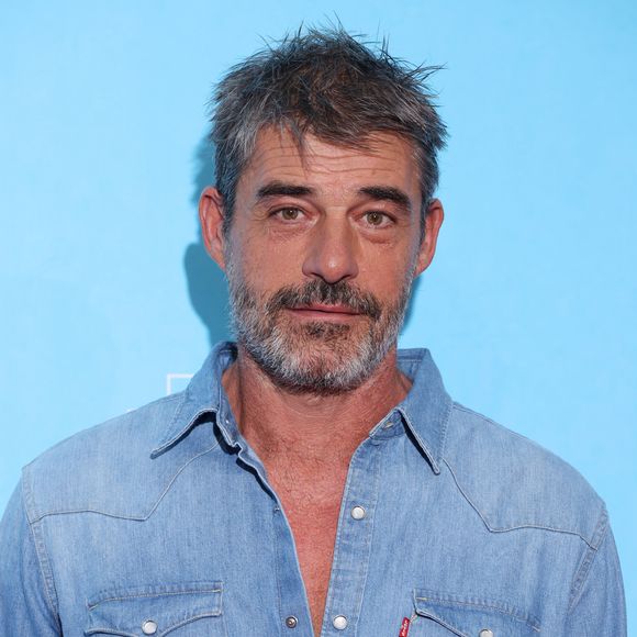 "Une vraie tendresse entre nous"

Thierry Neuvic au photocall de la mini-série "Infiltré(e)" lors de la 25ème édition du Festival de la fiction de la Rochelle, France. © Denis Guignebourg/BestImage