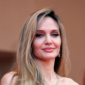 Angelina Jolie - Montée des marches du film "Eddington" lors du 78ème Festival International du Film de Cannes, le 16 mai 2025.

© Jacovides-Moreau / Bestimage