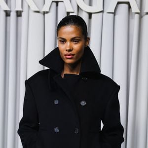 Milan, Semaine de la mode féminine de Milan : Printemps/Été 2025 - Tina Kunakey (Credit Image : © Alessandro Bremec/IPA via ZUMA Press)