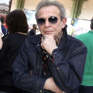 Auprès du "Parisien", l'ancien juré de "Nouvelle Star" raconte avoir été confronté à une scène particulièrement impressionnante.
Philippe Manoeuvre lors du 5ème festival du Livre de Paris au Grand Palais à Paris, France, le 18 avril 2026. Les 17, 18 et 19 avril 2026, le Festival du livre de Paris célébrera les livres et la lecture, sous toutes ses formes, pour tous les publics. © Cédric Perrin/BestImage
