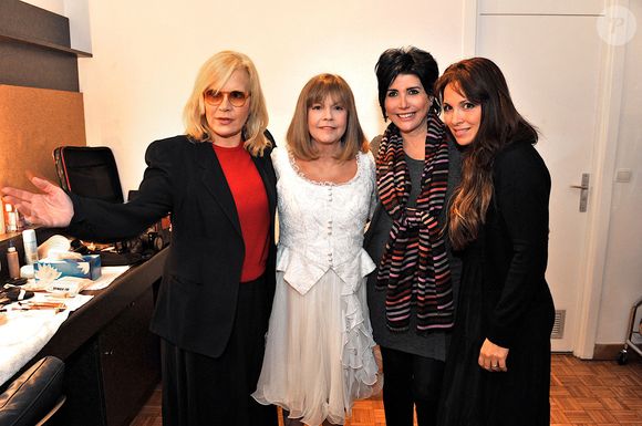 Sylvie Vartan,Chantal Goya,Liane Foly,Helene Segara Joyeux anniversaire Mary Rose. Chantal Goya fête ses 30 ans de carrière au Palais des Congres à Paris. C'est le grand retour de Chantal. Elle a fait salle comble pendant deux jours avant de partir en tournée dans toute la France. Photo by APS-Medias /ABACAPRESS.COM