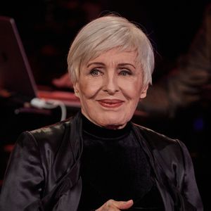 Nicole Croisille - Enregistrement de l'émission "Allez viens je t'emmène…Au Music Hall" au Studio Gabriel à Paris, qui sera diffusée le 28 mai sur France 3. Le 6 avril 2021
© Cyril Moreau / Bestimage