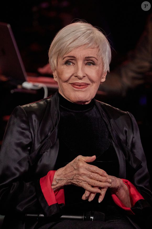 Nicole Croisille - Enregistrement de l'émission "Allez viens je t'emmène…Au Music Hall" au Studio Gabriel à Paris, qui sera diffusée le 28 mai sur France 3. Le 6 avril 2021
© Cyril Moreau / Bestimage