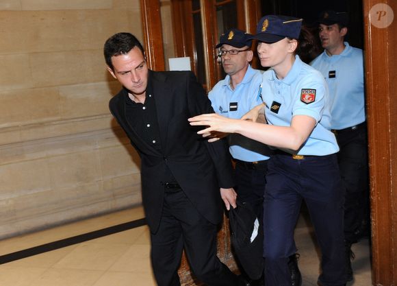 Le tradeur a passé plusieurs mois en prison

Le trader français Jérôme Kerviel quitte le palais de justice de Paris, France, le 25 juin 2010 après le dernier jour de son procès. Photo par Mousse/ABACAPRESS.COM
