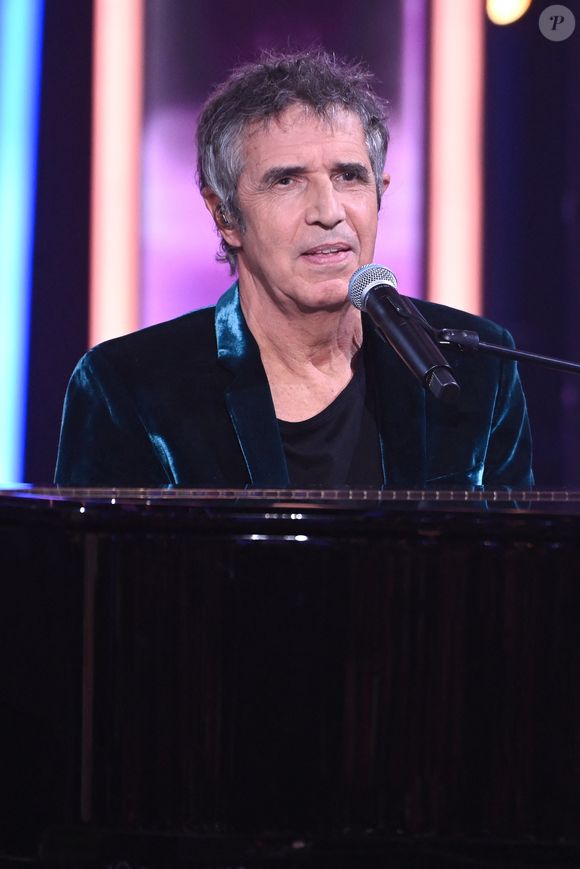 Julien Clerc - 35 ème édition du Téléthon sur France 2 à Paris le 5 décembre 2021.

© MPP / Bestimage
