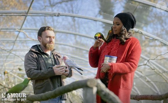 Mais Nicolas ne semble pas ressembler à Frédéric Michalak, rugbyman qui fait craquer Jean-Baptiste.

Jean-Baptiste, nouvel agriculteur de "L'amour est dans le pré", M6