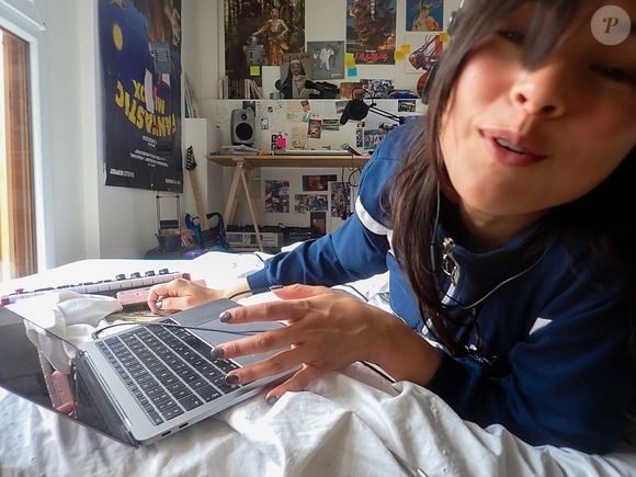 Miki Duplay, chanteuse franco-coréenne de moins de 30 ans dont on n'a pas fini d'entendre parler sur la scène pop française