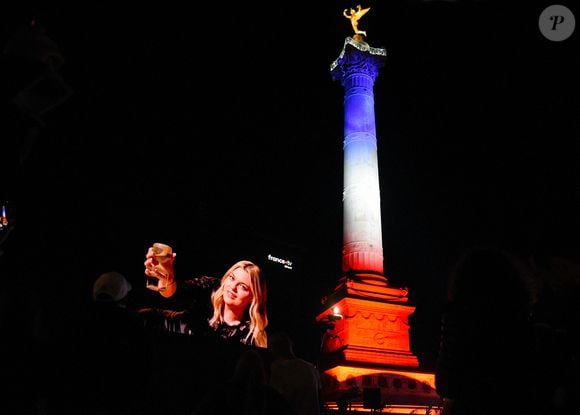 Louane pendant le Concours Eurovision de la Chanson,
L'Autriche remporte le Concours Eurovision de la Chanson 2025, Place de la Bastille à Paris, France le 17 mai 2025 Photo by Alain Apaydin/ABACAPRESS.COM