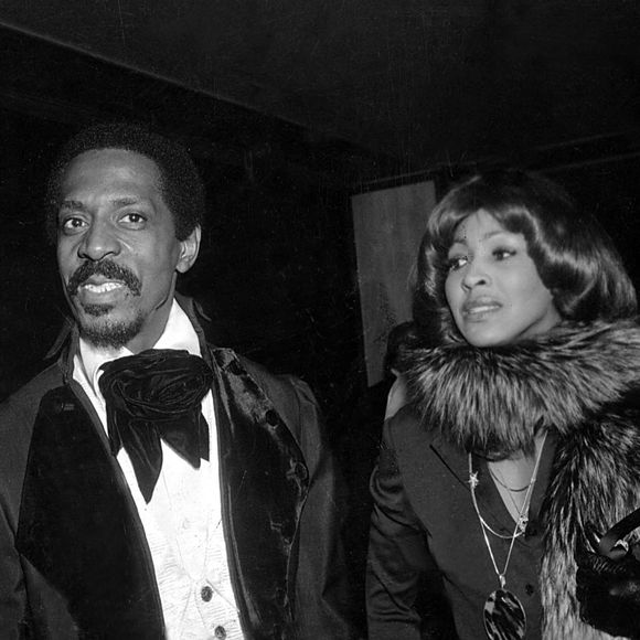 C'est la nièce de Tina Turner, Jacqueline Bullock, qui a annoncé la triste nouvelle, dans un communiqué cité par "Page Six". Ike Turner Jr. "était plus qu'un cousin pour moi, c'était un frère, car nous avons grandi ensemble dans la même famille prestigieuse", a-t-elle expliqué.

Ike et Tina Turner. Backgrid USA / Bestimage