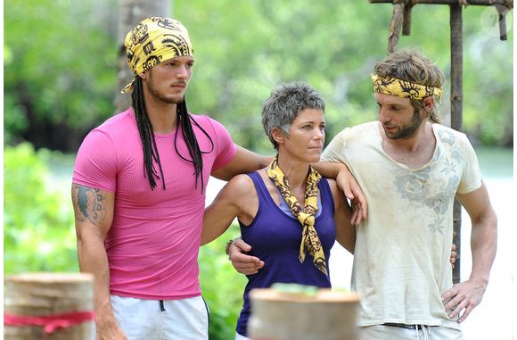 Anthony et ses camarades jaunes dans Koh Lanta en 2011. Il était bien plus fin !