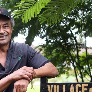 L'ancien sportif de tennis, Yannick Noah dans son village Noah, à Yaoundé, Cameroun. © Stéphane Lemouton/Bestimage