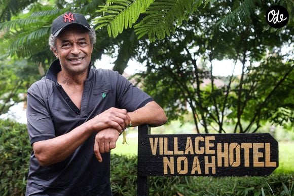 L'ancien sportif de tennis, Yannick Noah dans son village Noah, à Yaoundé, Cameroun. © Stéphane Lemouton/Bestimage
