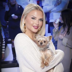 Exclusif - Kelly Vedovelli - Sur le plateau de l’émission TPMP (Touche Pas à Mon Poste) présentée en direct par C.Hanouna et diffusée sur C8 - Paris le 22/01/2024 - © Jack Tribeca / Bestimage