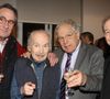 Popeck, âgé de 90 ans, a donné son ultime spectacle et annonce publiquement son intention de ne plus monter sur scène.

Philippe Lavil, Popeck, Michel Chevalet et Philippe Chevalier - Soirée de lancement du livre "Tweets Post mortem" de Jeff Domenech et départ en retraite de France Télévisions de Daniel Lauclair à Paris, France.  © Baldini-Guignebourg/Bestimage