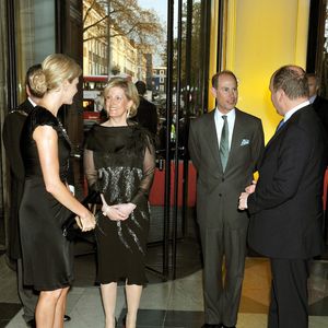 Albert de Monaco, Charlene de Monaco et le duc et la duchesse de Wessex sont des amis de longue date.

Le Prince Albert de Monaco et Charlene Wittstock accueillent le Comte et la Comtesse de Wessex à leur arrivée au Victoria &amp ; Albert Museum au centre de Londres, pour une visite privée de 'Grace Kelly : Icône de style", une exposition sur la vie de la princesse Grace de Monaco, ce soir. Londres, Royaume-Uni, le 15 avril 2010. Photo by John Stillwell/PA Photos/ABACAPRESS.COM